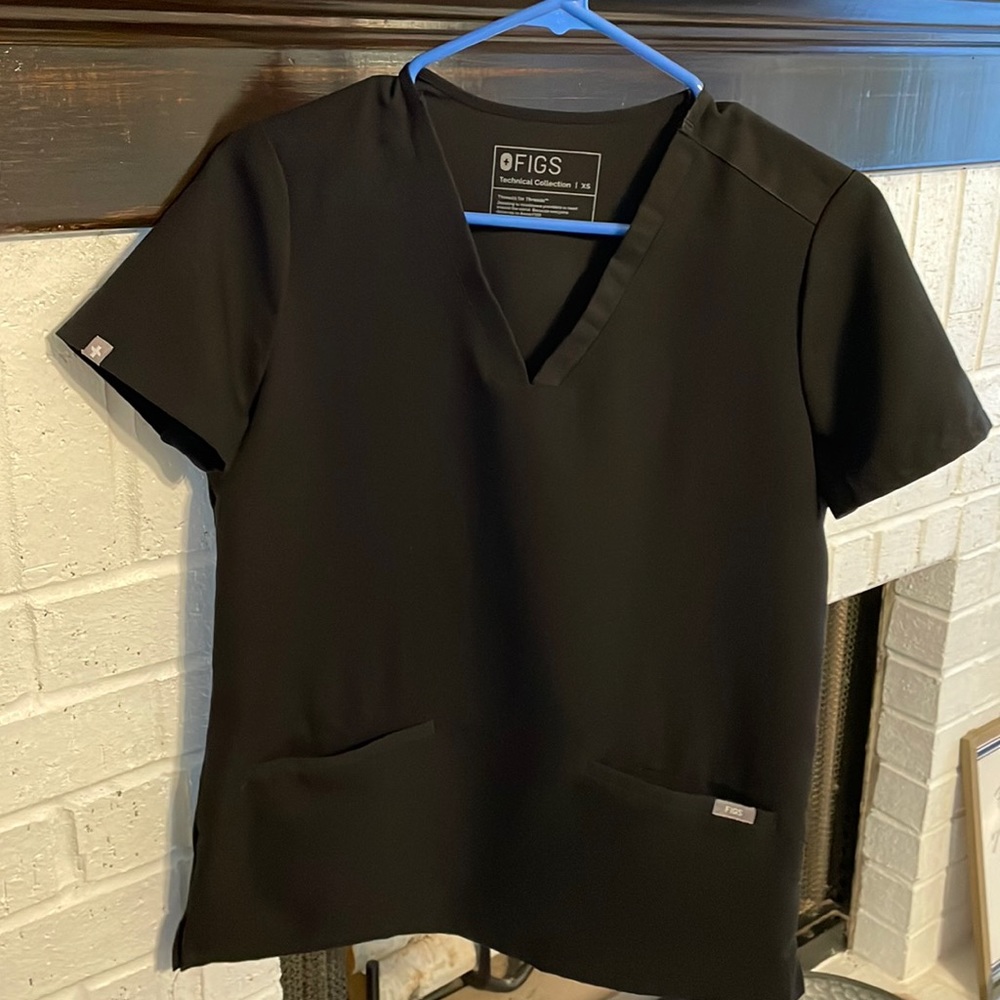 Figs Scrub Top